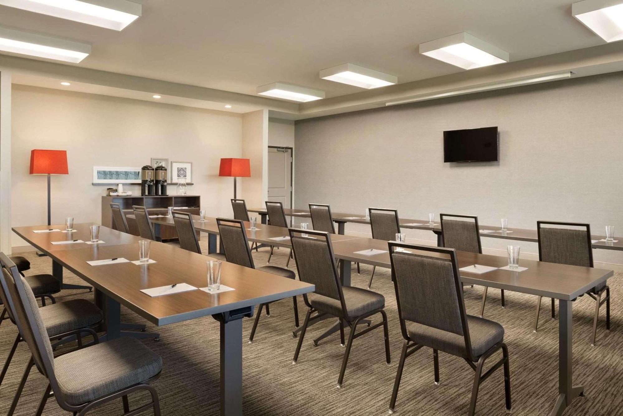 Country Inn & Suites By Radisson, Indianola, Ia Exteriör bild