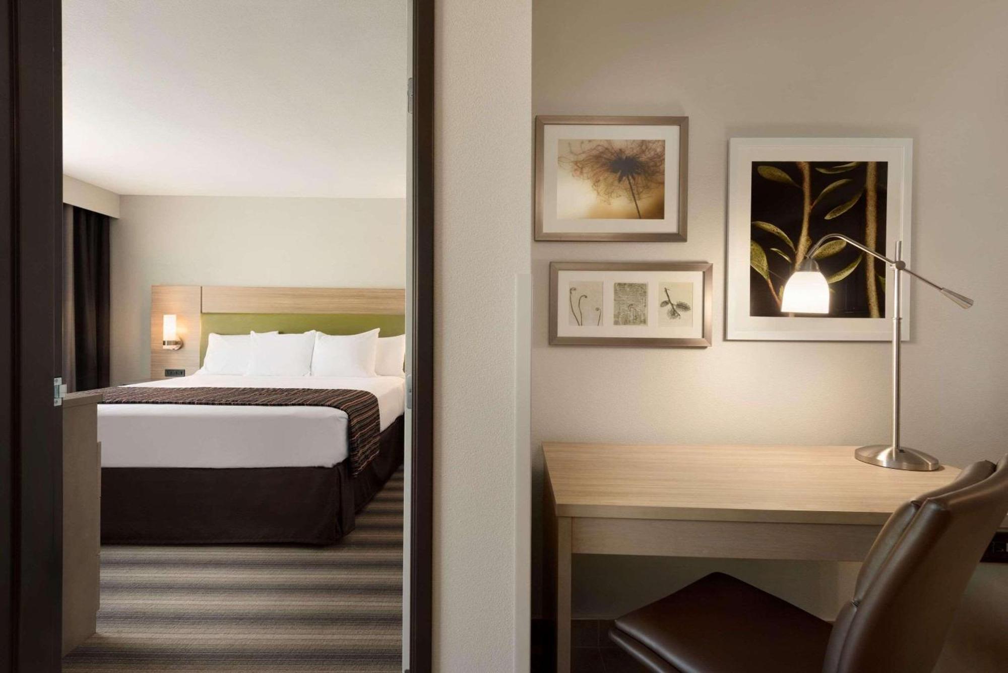 Country Inn & Suites By Radisson, Indianola, Ia Exteriör bild