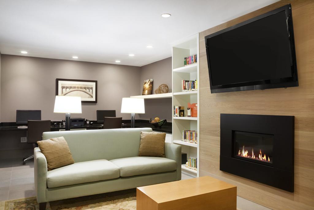 Country Inn & Suites By Radisson, Indianola, Ia Exteriör bild