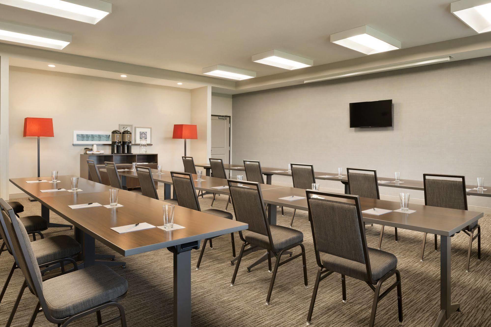 Country Inn & Suites By Radisson, Indianola, Ia Exteriör bild